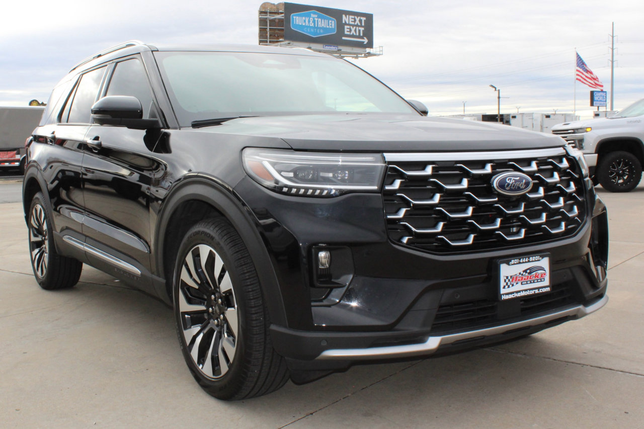 Used 2025 Ford Explorer Platinum w/ LUX Leather Package image 17