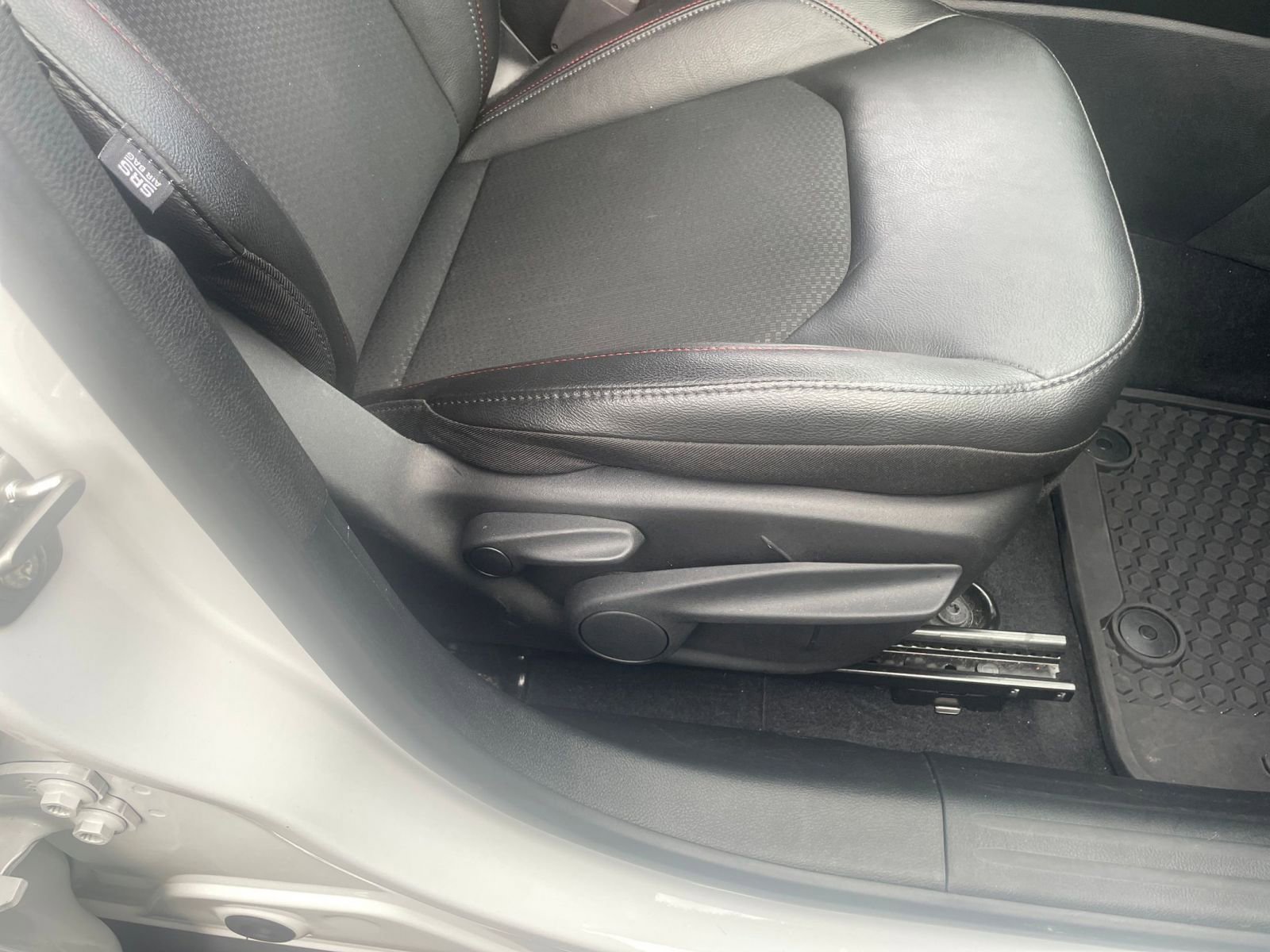 Used 2025 Jeep Compass Trailhawk image 27