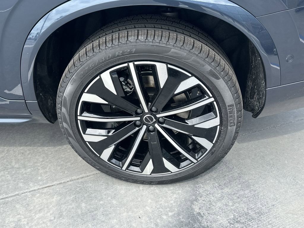 New 2026 Volvo XC90 B6 Plus w/ Protection Package Premier image 10