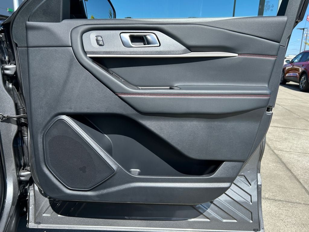 Used 2025 Ford Explorer ST AWD/4WD image 25
