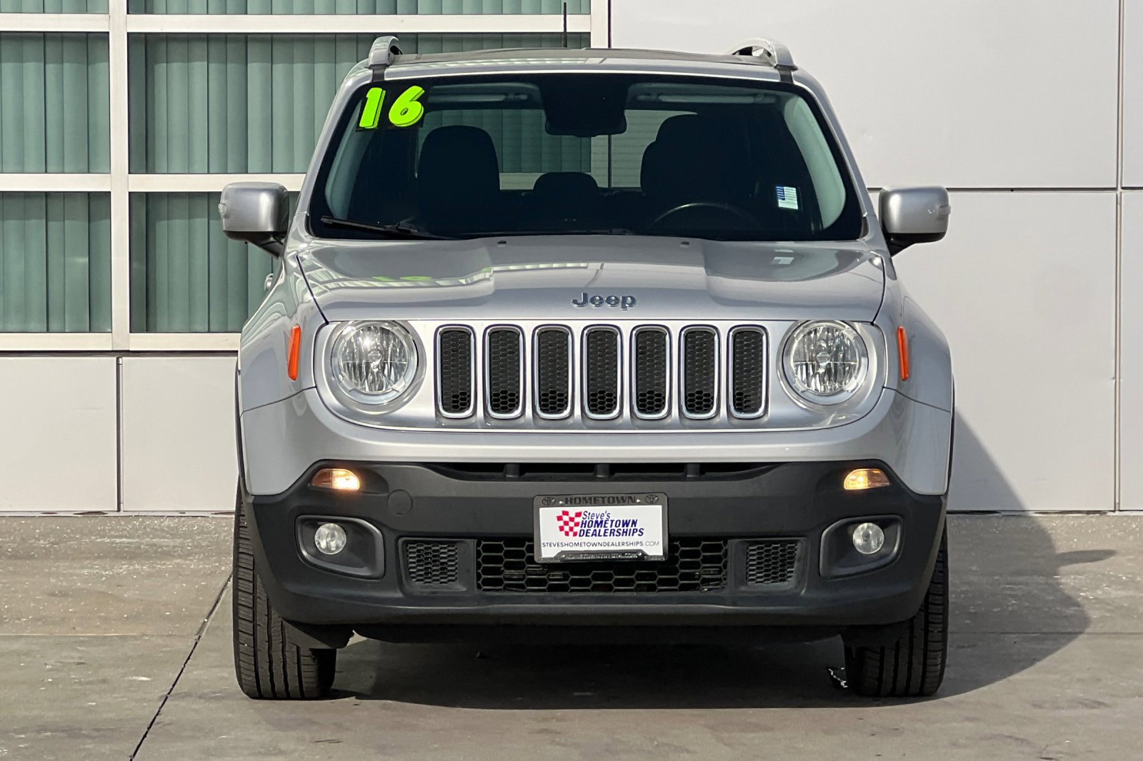 Used 2016 Jeep Renegade Limited image 6