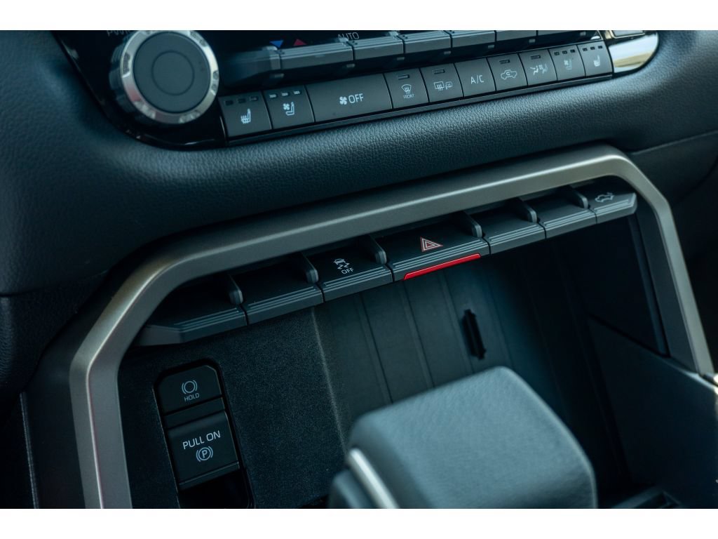 Used 2026 Toyota Tundra Limited AWD/4WD image 25