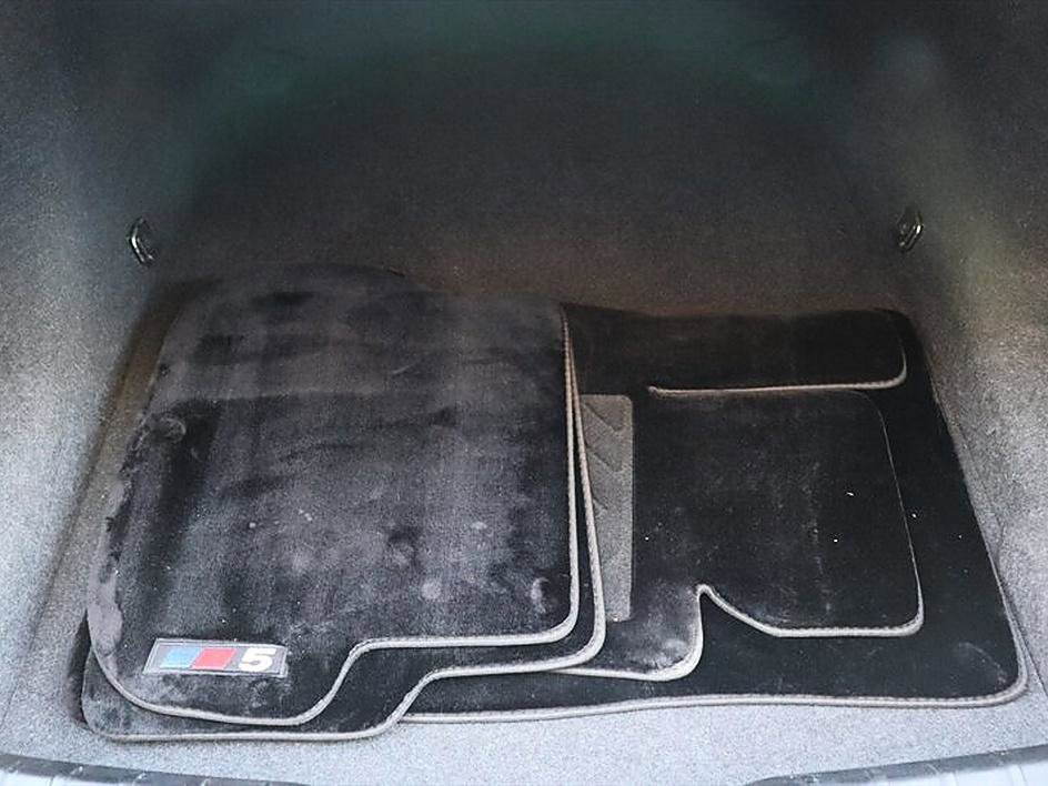 Used 2011 BMW 550i Sedan image 37