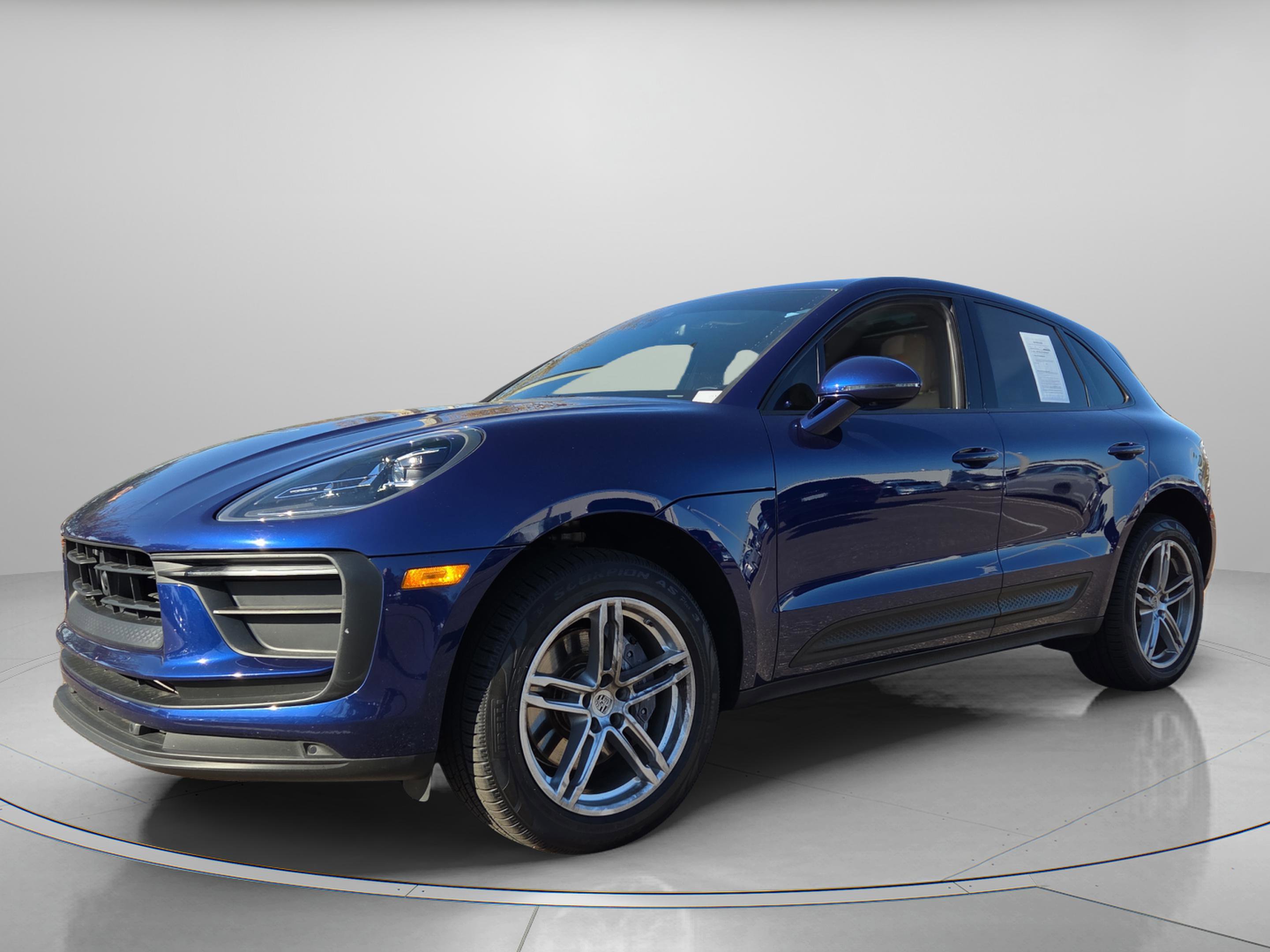 Used 2022 Porsche Macan image 2