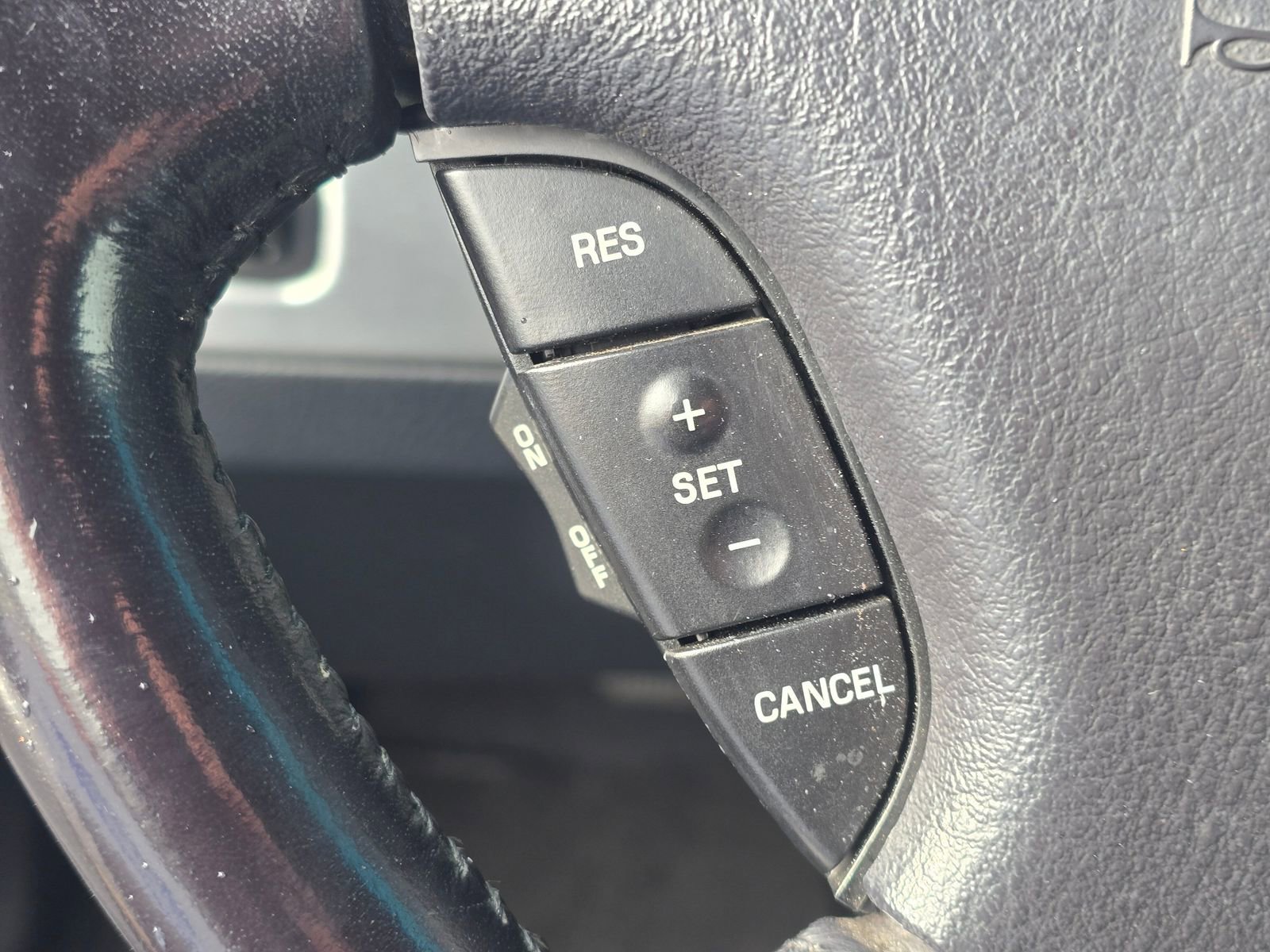 Used 2003 Ford Thunderbird image 28