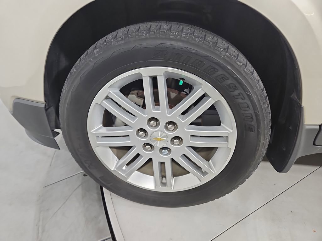 Used 2015 Chevrolet Traverse LT w/ Style and Technology Package FWD image 26