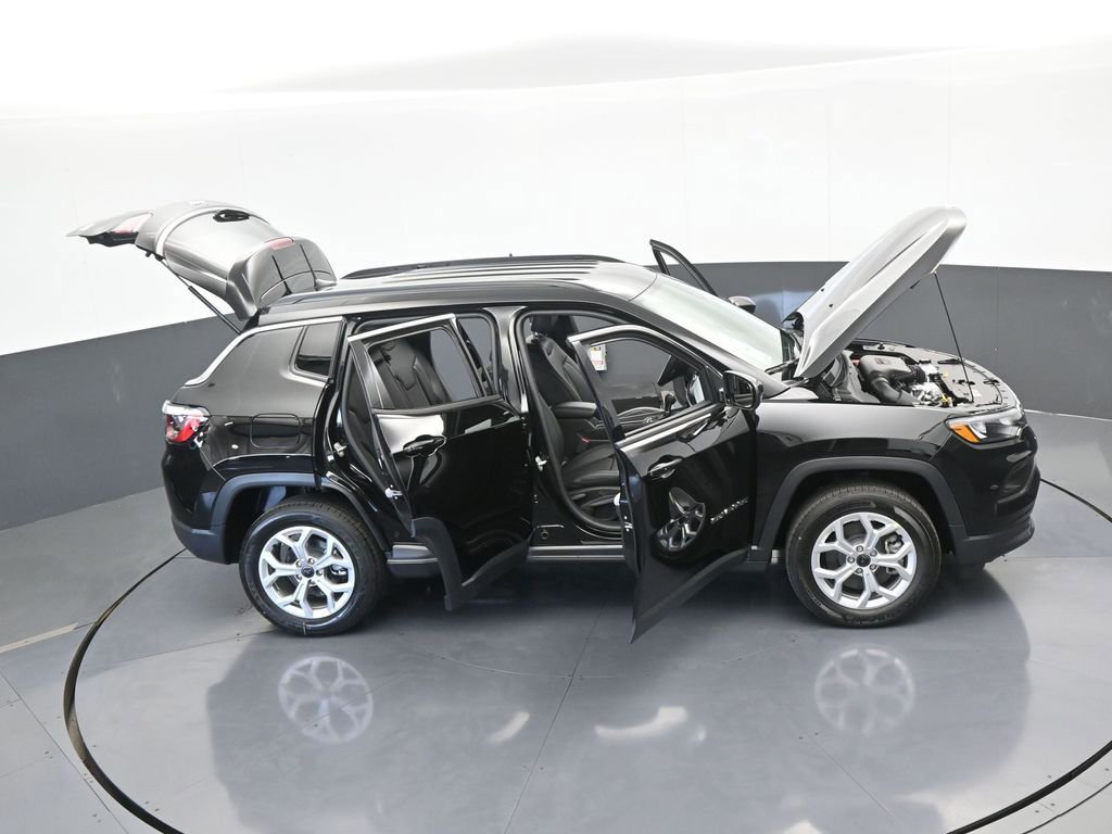 Used 2025 Jeep Compass Latitude image 62