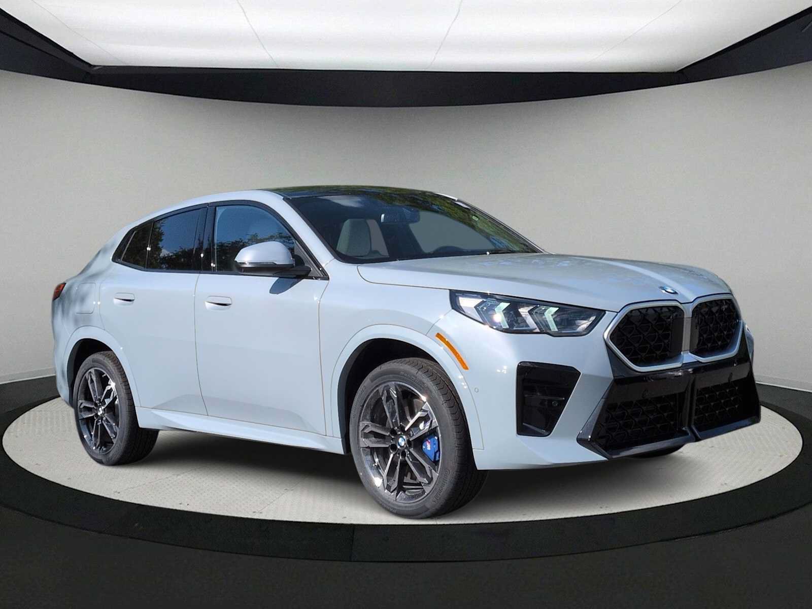 New 2026 BMW X2 xDrive28i w/ Technology Package AWD/4WD image 2