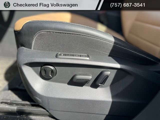 Used 2023 Volkswagen Atlas Cross Sport SEL Premium R-Line image 25