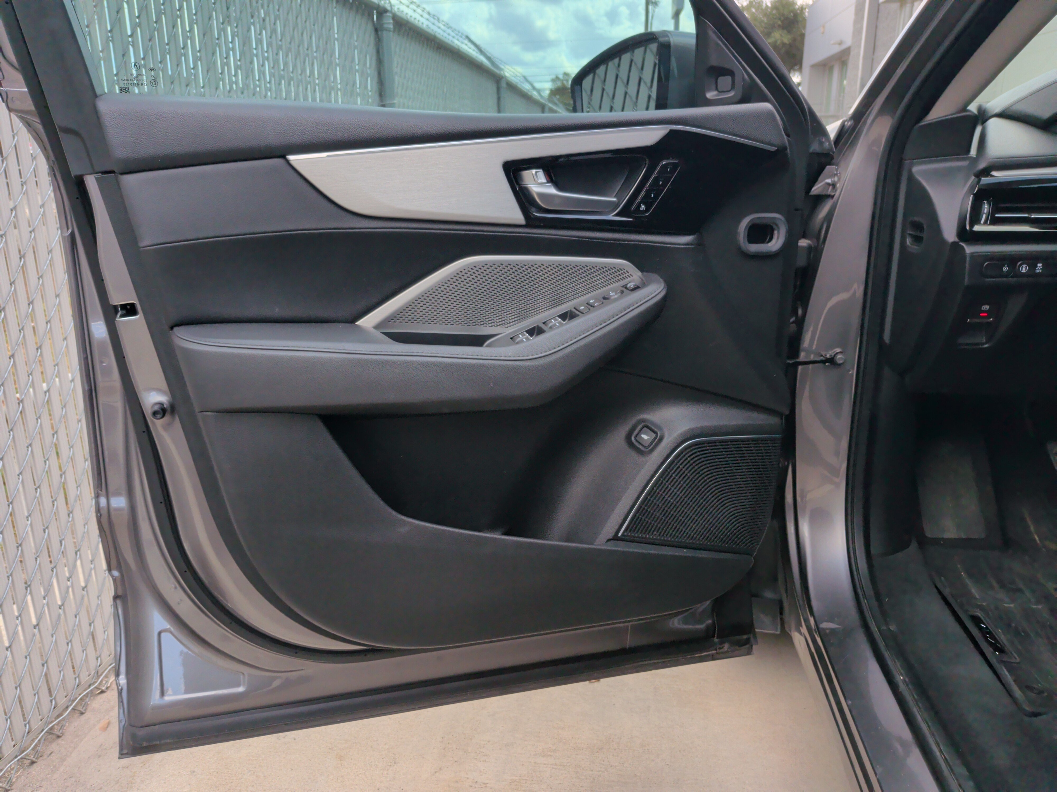Used 2024 Acura MDX FWD image 11