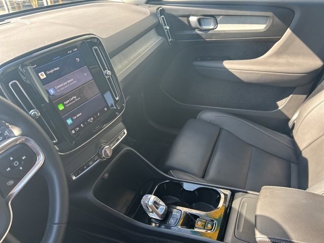 Certified 2025 Volvo XC40 B5 Plus image 19