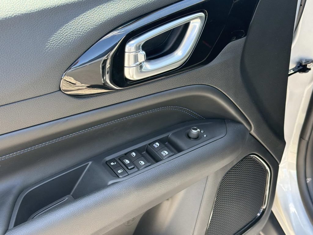 New 2026 Jeep Compass Latitude AWD/4WD image 15