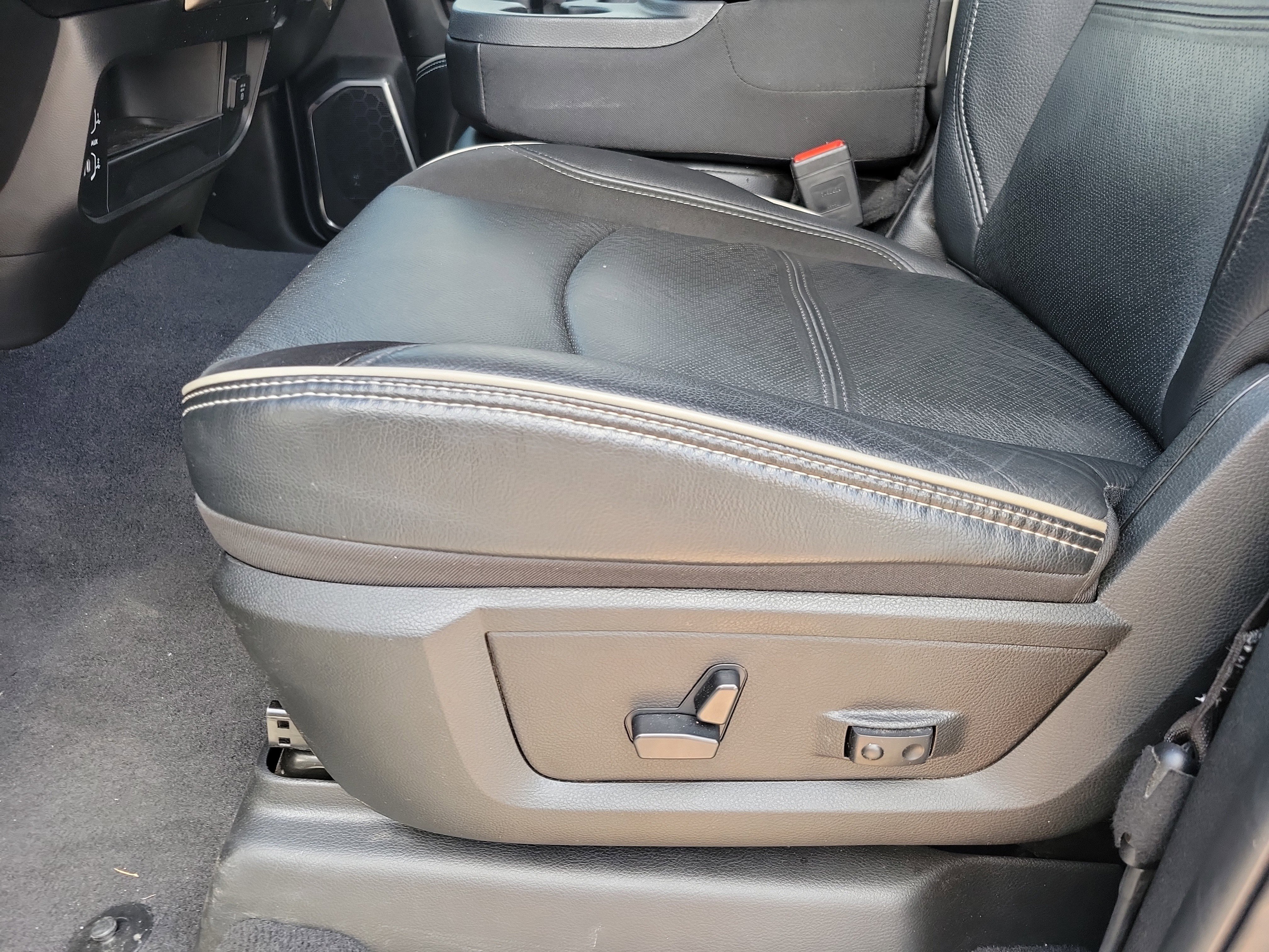 Used 2024 RAM 2500 Laramie w/ Safety Group image 5