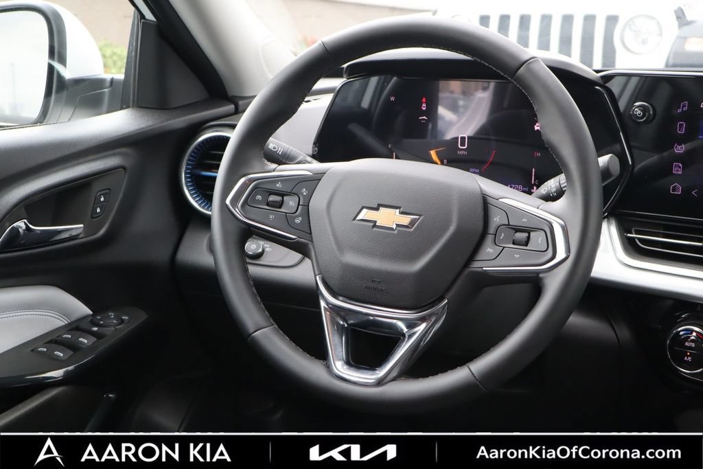 Used 2026 Chevrolet Trax LT w/ Driver Confidence Package FWD image 27