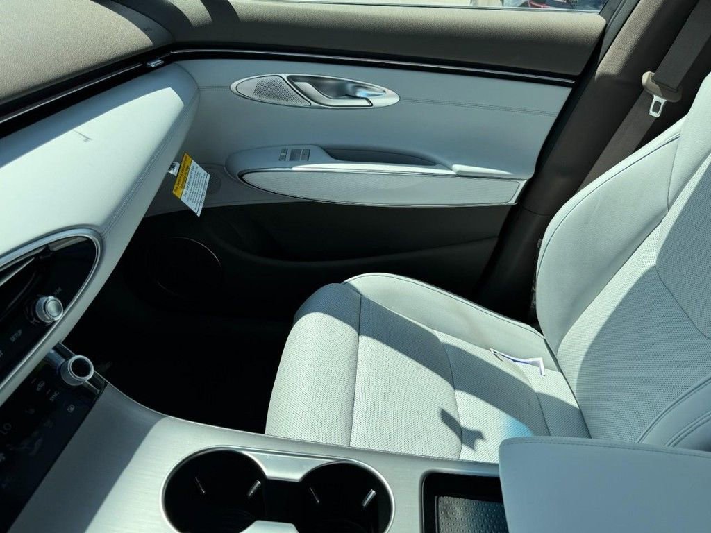 Used 2026 Genesis GV70 2.5T Advanced image 9