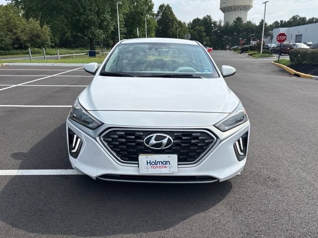 Used 2020 Hyundai Ioniq SE FWD image 2