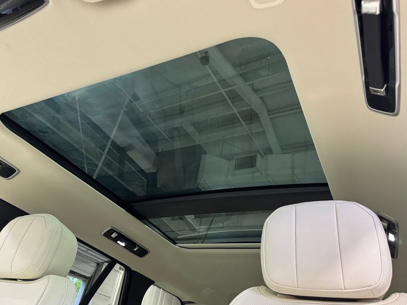 New 2026 Land Rover Range Rover SE AWD/4WD image 27