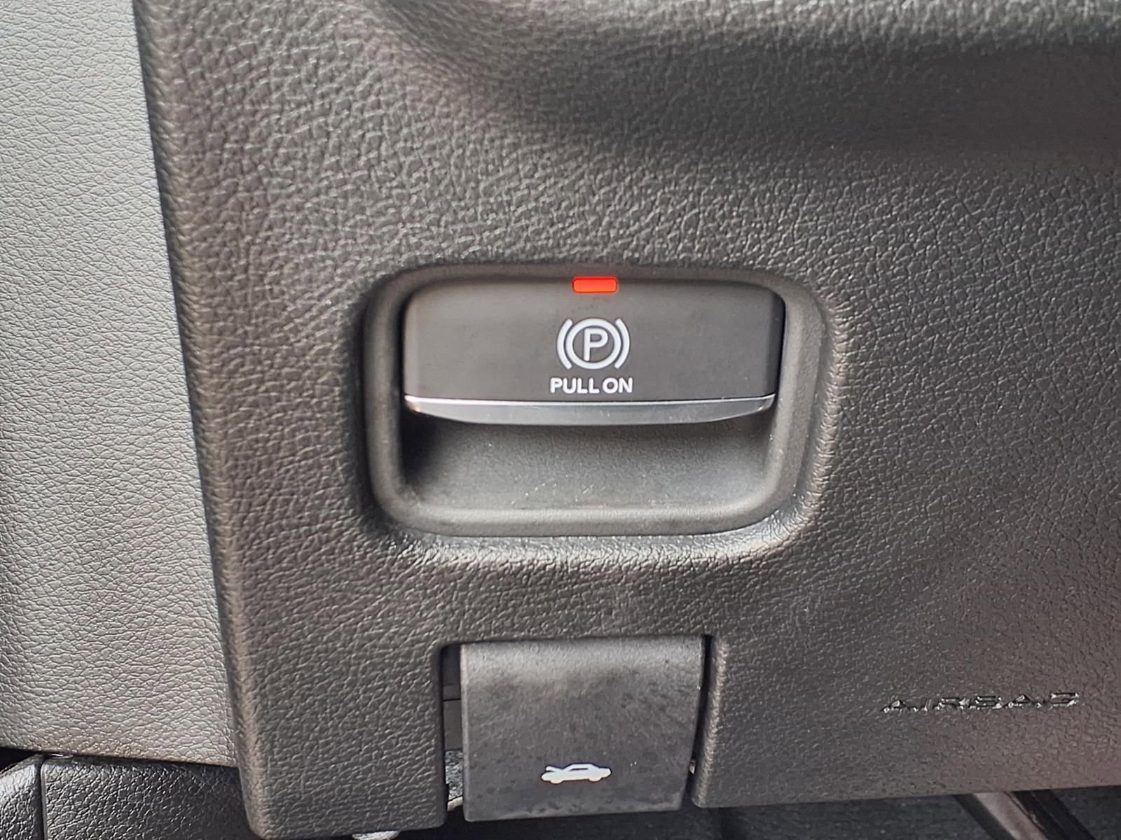 Used 2025 Jeep Grand Cherokee Altitude RWD image 10