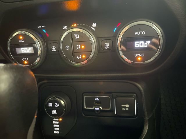 Used 2017 Jeep Renegade Trailhawk w/ Popular Equipment Group AWD/4WD image 18