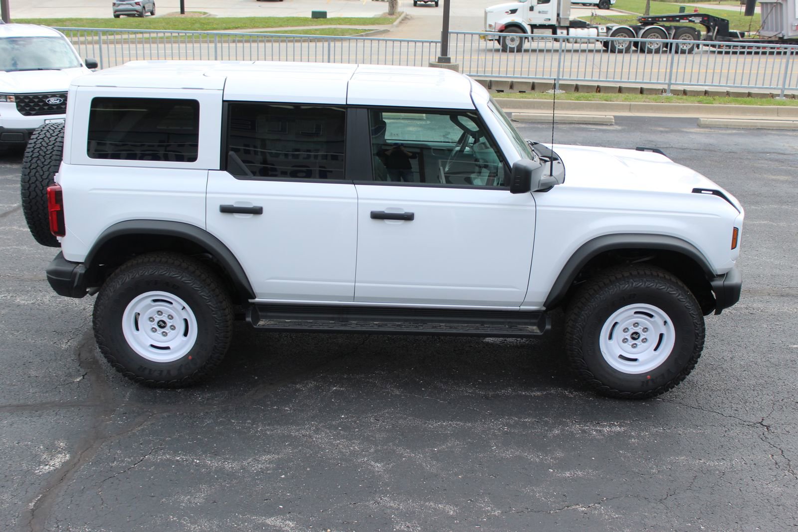 New 2026 Ford Bronco Heritage Edition image 7