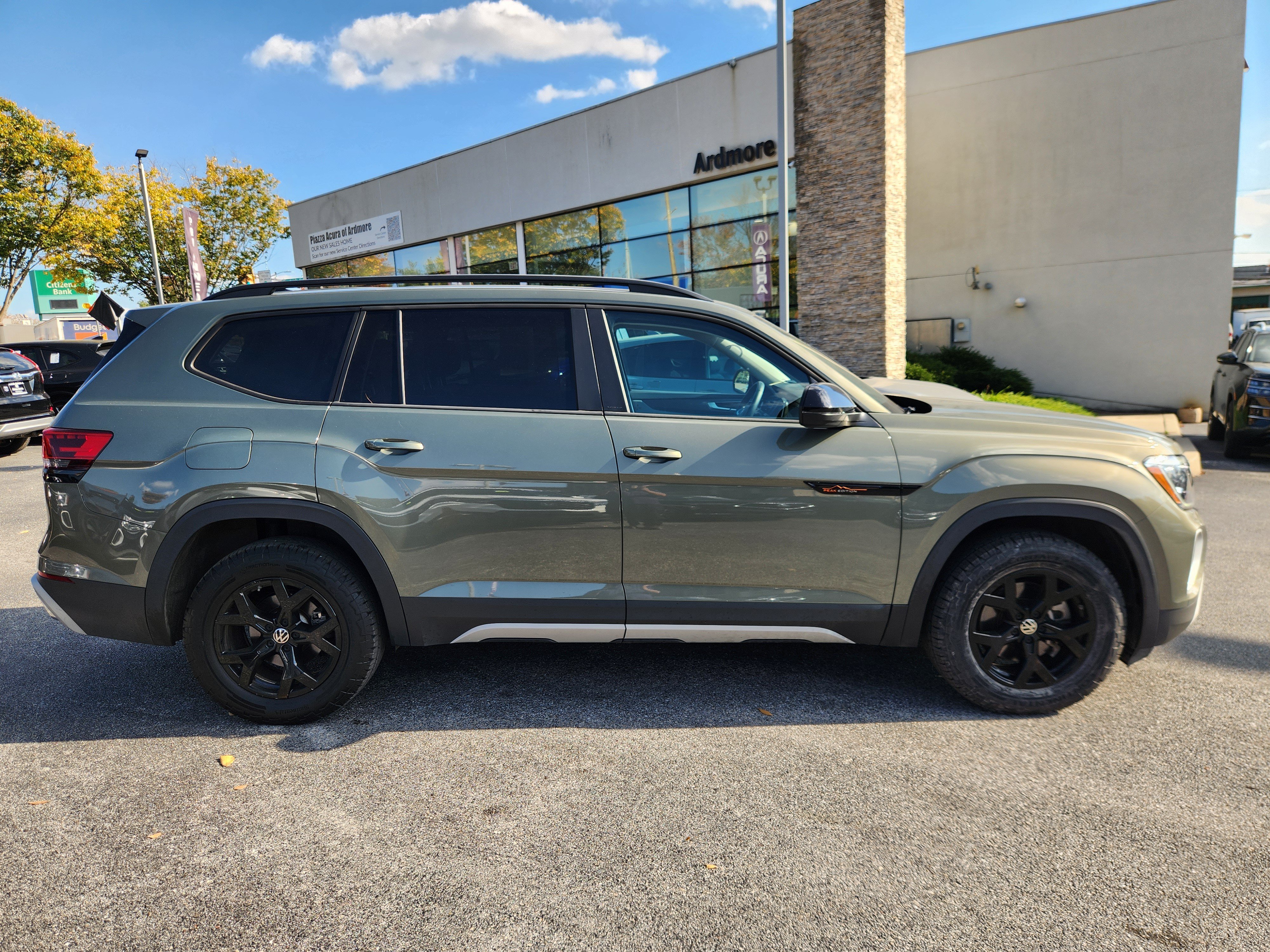 Used 2024 Volkswagen Atlas Peak Edition SE AWD/4WD image 7