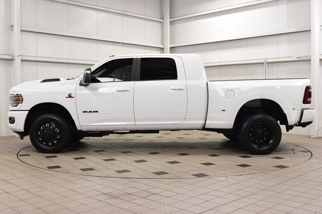Used 2024 RAM 3500 Laramie w/ Night Edition AWD/4WD image 4