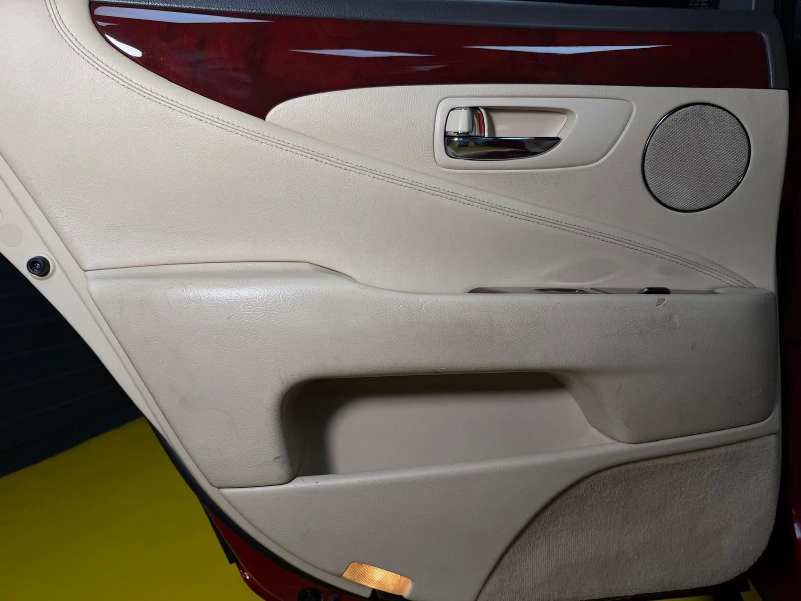 Used 2010 Lexus LS 460 RWD image 31