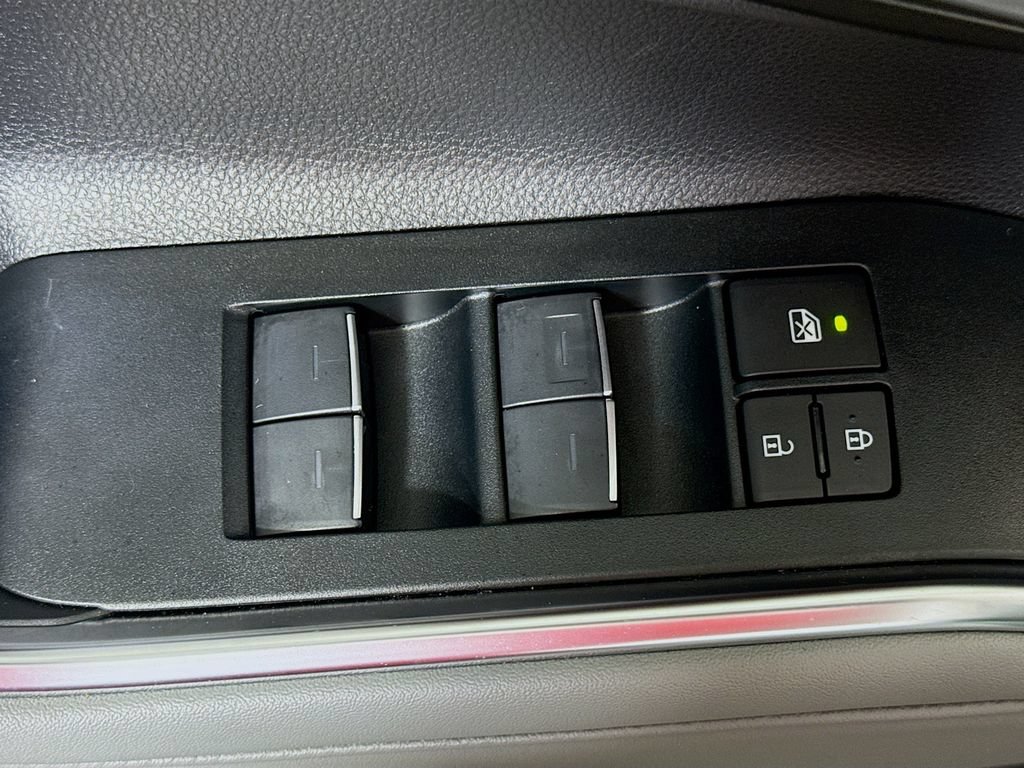 Certified 2025 Toyota Highlander Platinum AWD/4WD image 18