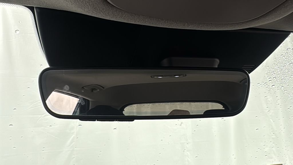 Used 2024 Kia Niro EX Touring image 32