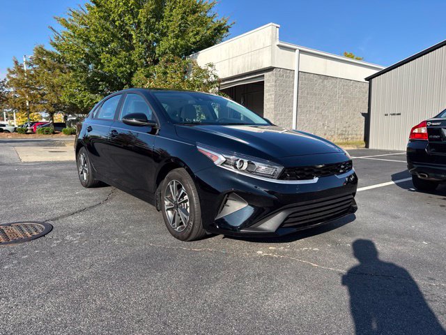 Used 2023 Kia Forte LXS w/ LXS Technology Package FWD image 8