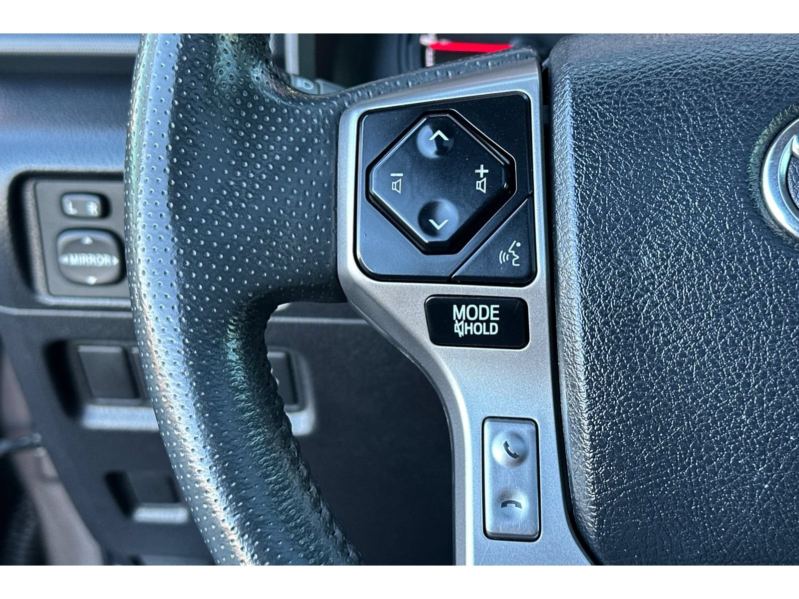 Used 2022 Toyota 4Runner SR5 Premium w/ Moonroof Package RWD image 28