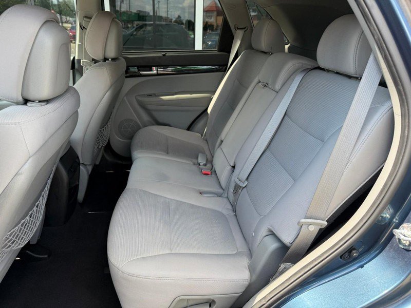 Used 2014 Kia Sorento LX image 11