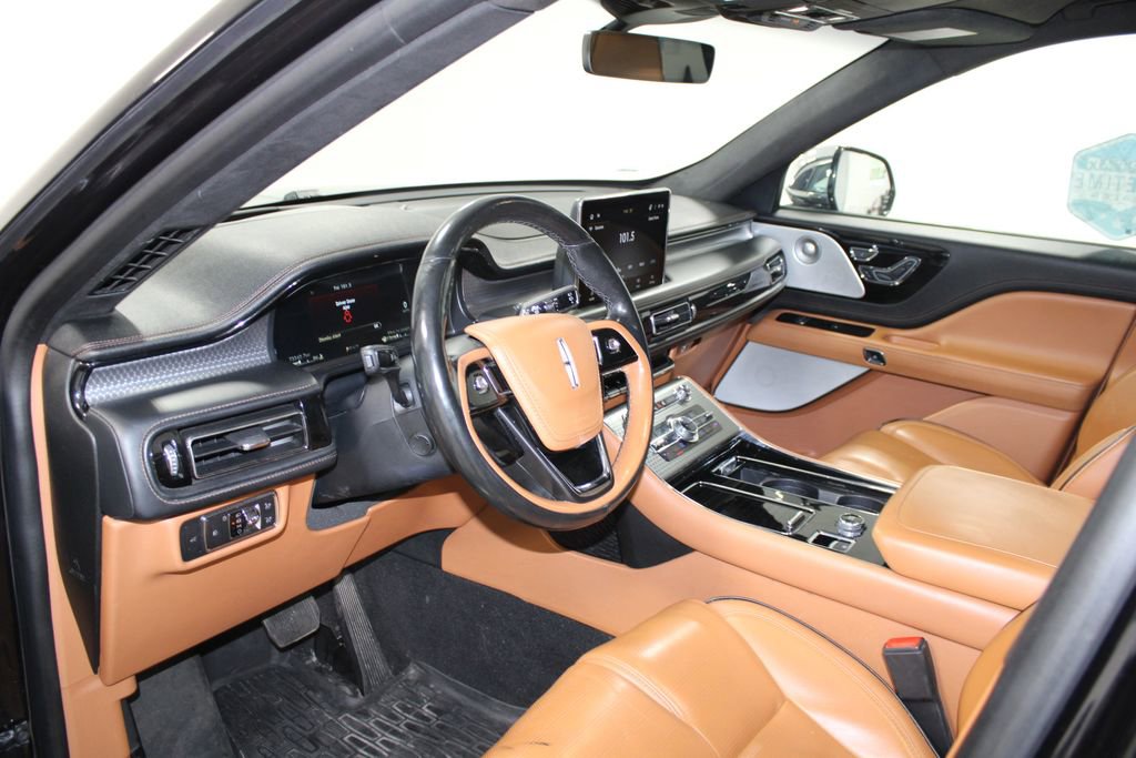 Used 2022 Lincoln Aviator Black Label w/ Class IV Trailer Tow Package image 24