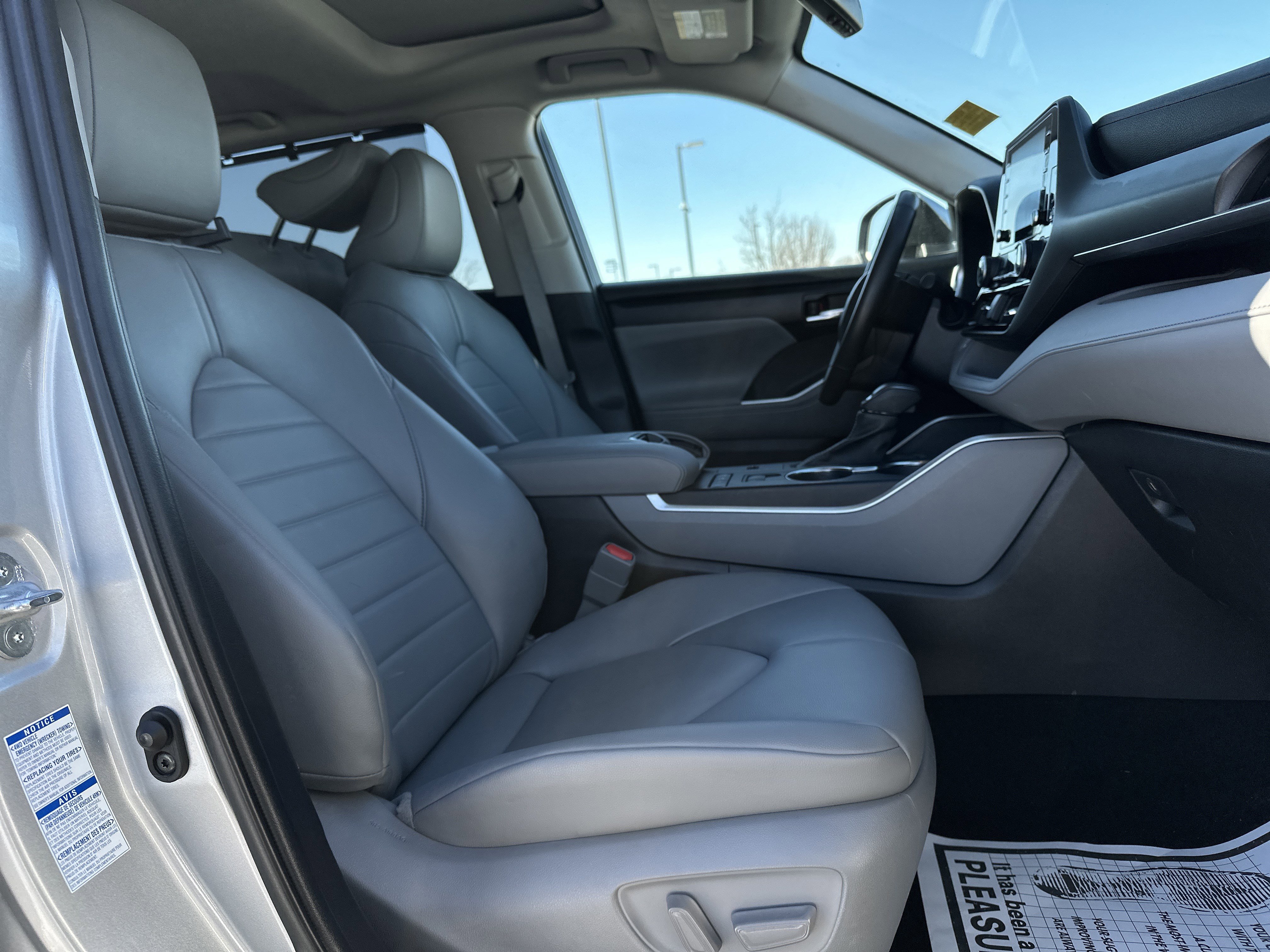 Used 2022 Toyota Highlander XLE image 33