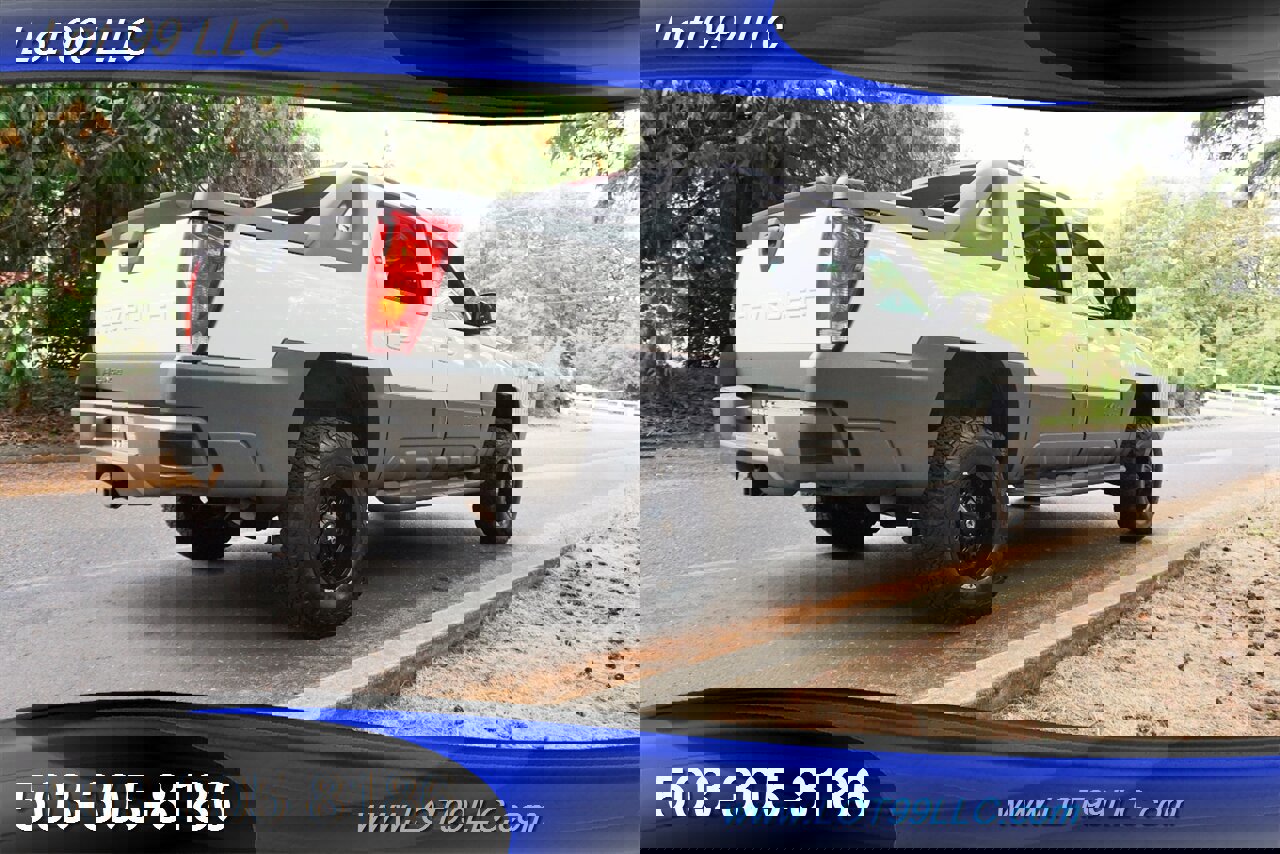 Used 2002 Chevrolet Avalanche 4x4 w/ North Face Edition image 9