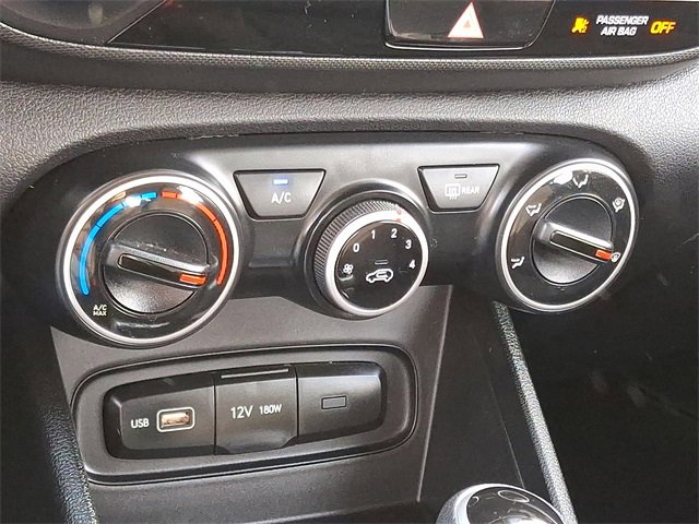 Used 2022 Hyundai Venue SE image 15