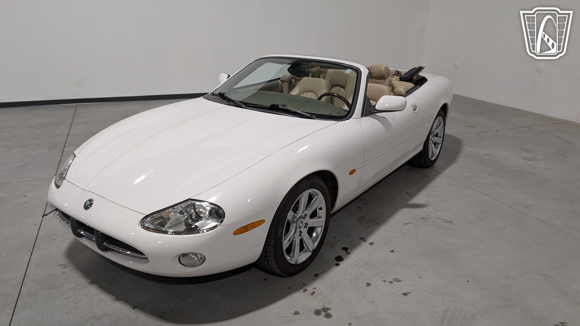 Used 2003 Jaguar XK8 Convertible image 2