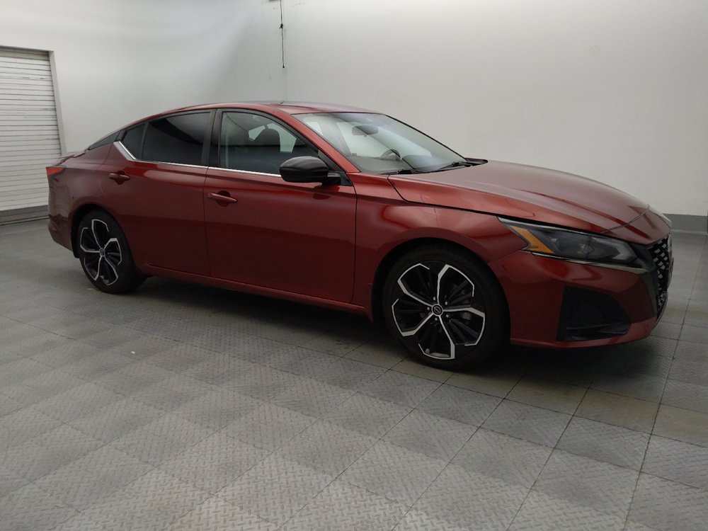 Used 2023 Nissan Altima 2.5 SR w/ SR Premium Package FWD image 11