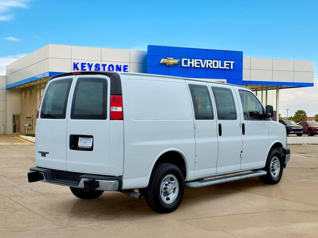 Used 2024 Chevrolet Express 2500 w/ Driver Convenience Package RWD image 7