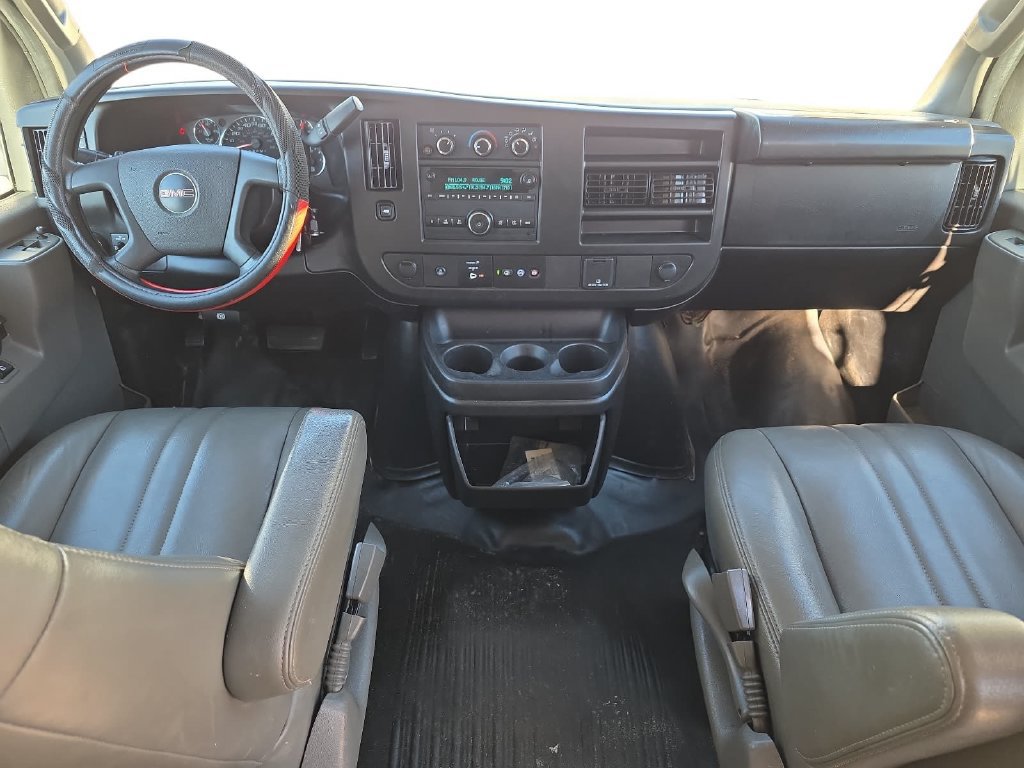 Used 2022 GMC Savana 3500 Extended RWD image 11