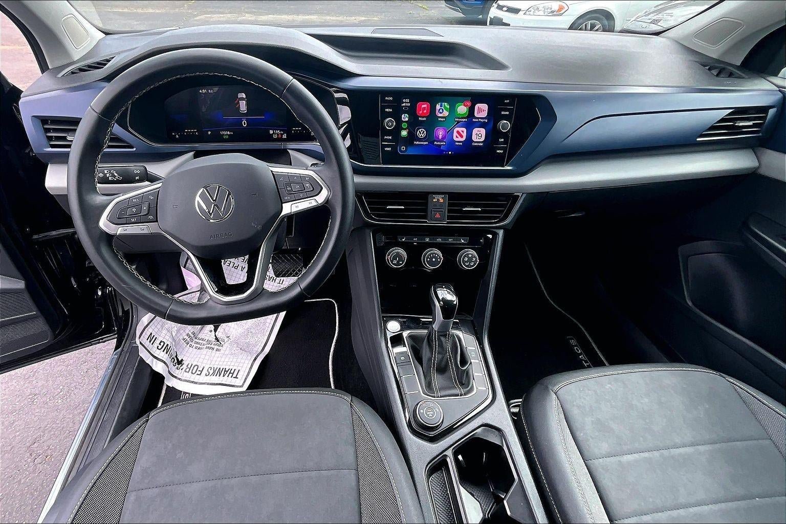 Used 2023 Volkswagen Taos SE AWD/4WD image 16