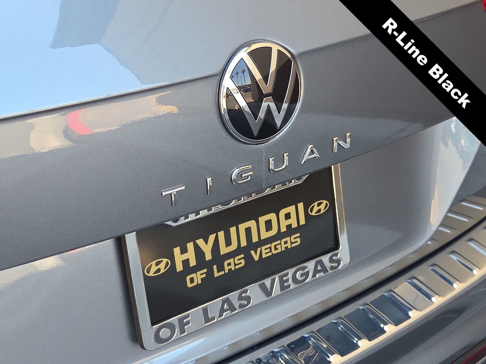 Used 2023 Volkswagen Tiguan SE R-Line FWD image 11