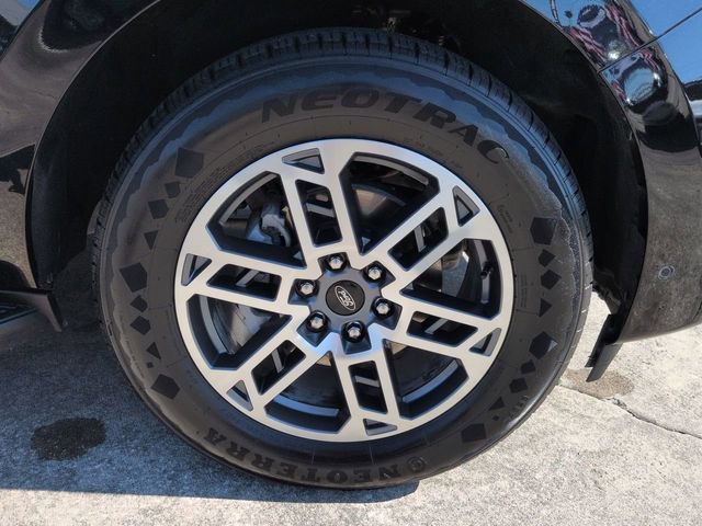 Used 2025 Ford Expedition Max Active AWD/4WD image 11