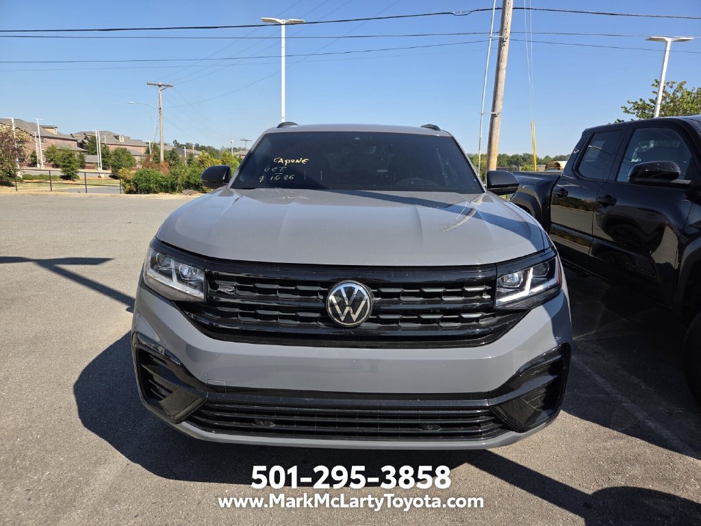 Used 2023 Volkswagen Atlas Cross Sport SEL R-Line AWD/4WD image 2