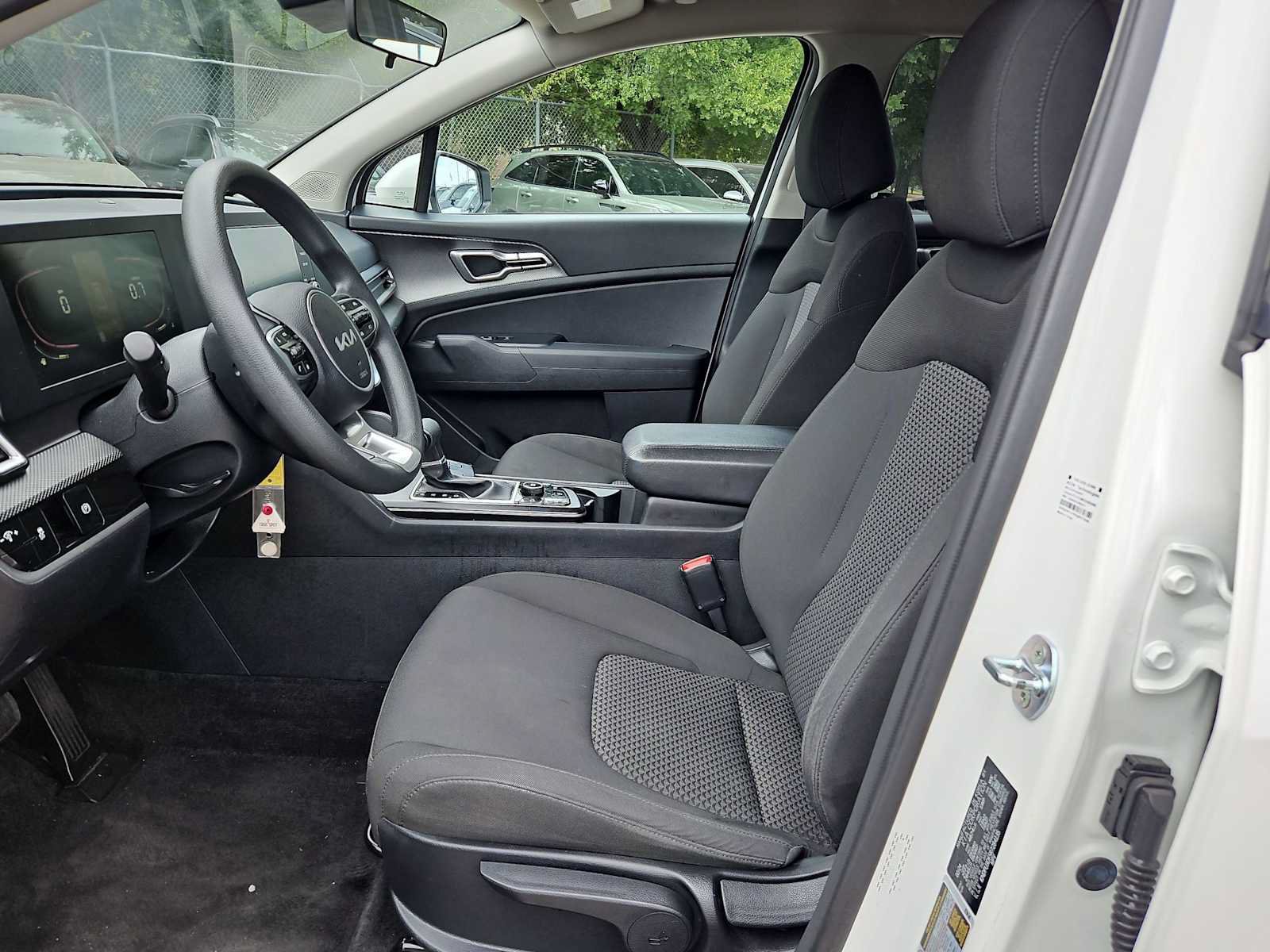 Certified 2024 Kia Sportage LX FWD image 15