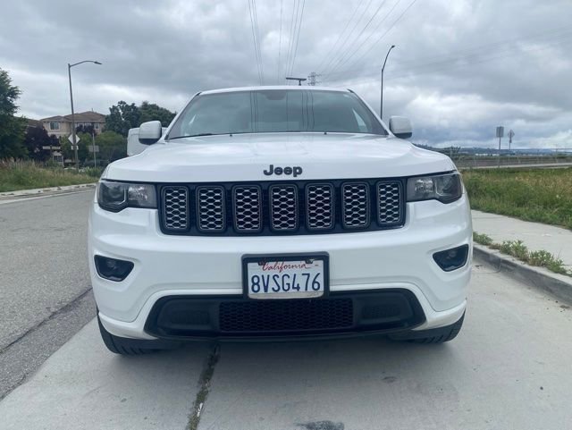 Used 2018 Jeep Grand Cherokee Altitude AWD/4WD image 7
