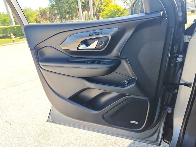 Certified 2023 GMC Terrain SLT w/ Infotainment Package II AWD/4WD image 19