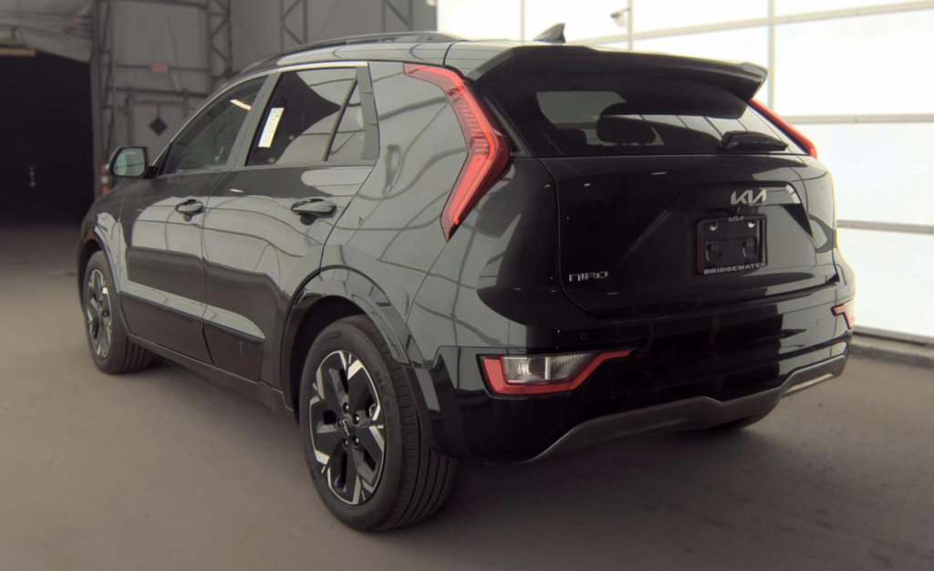 Used 2023 Kia Niro Wind w/ Wind Preserve Package FWD image 8