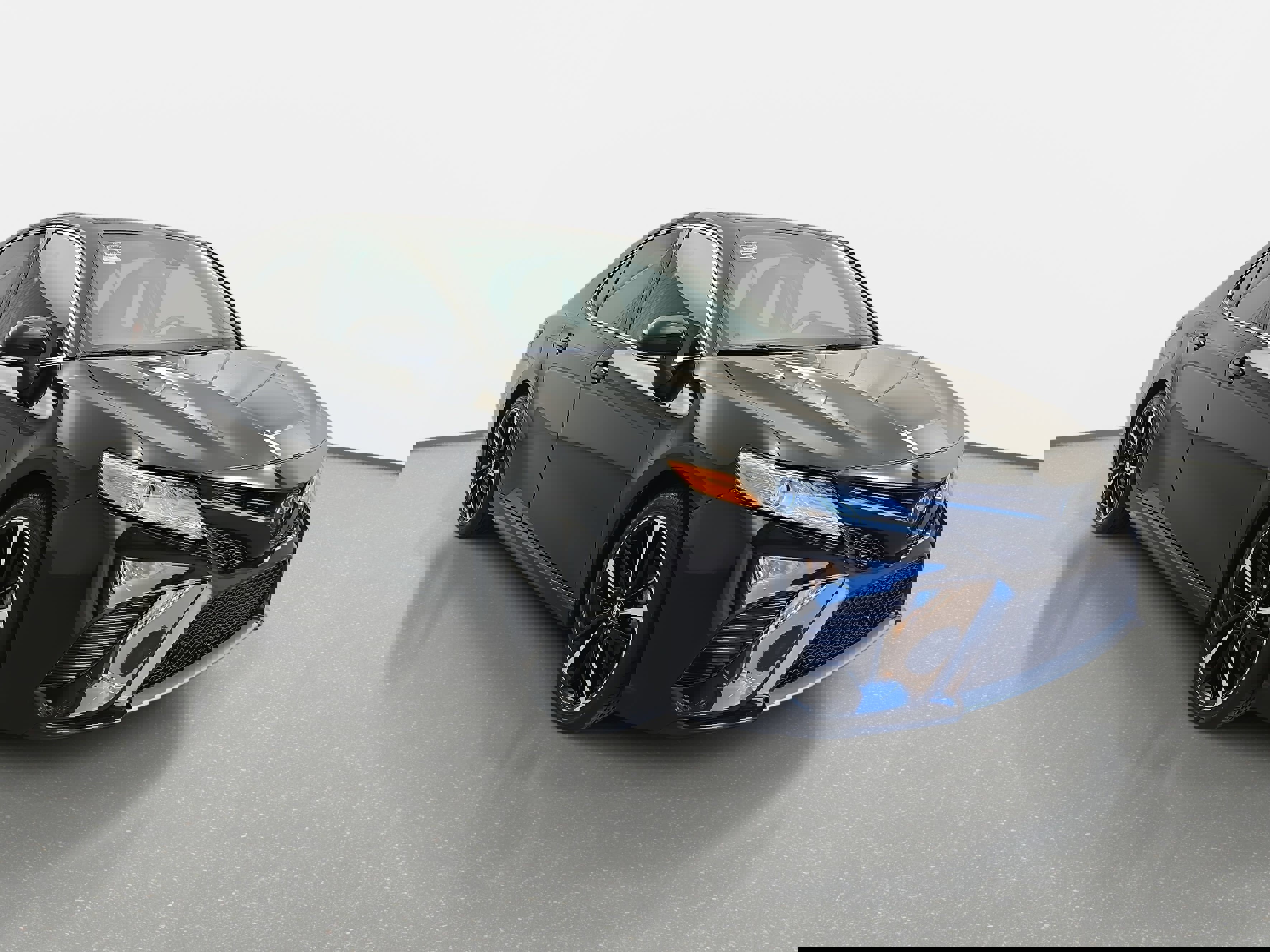 Used 2020 Toyota Camry XSE image 3