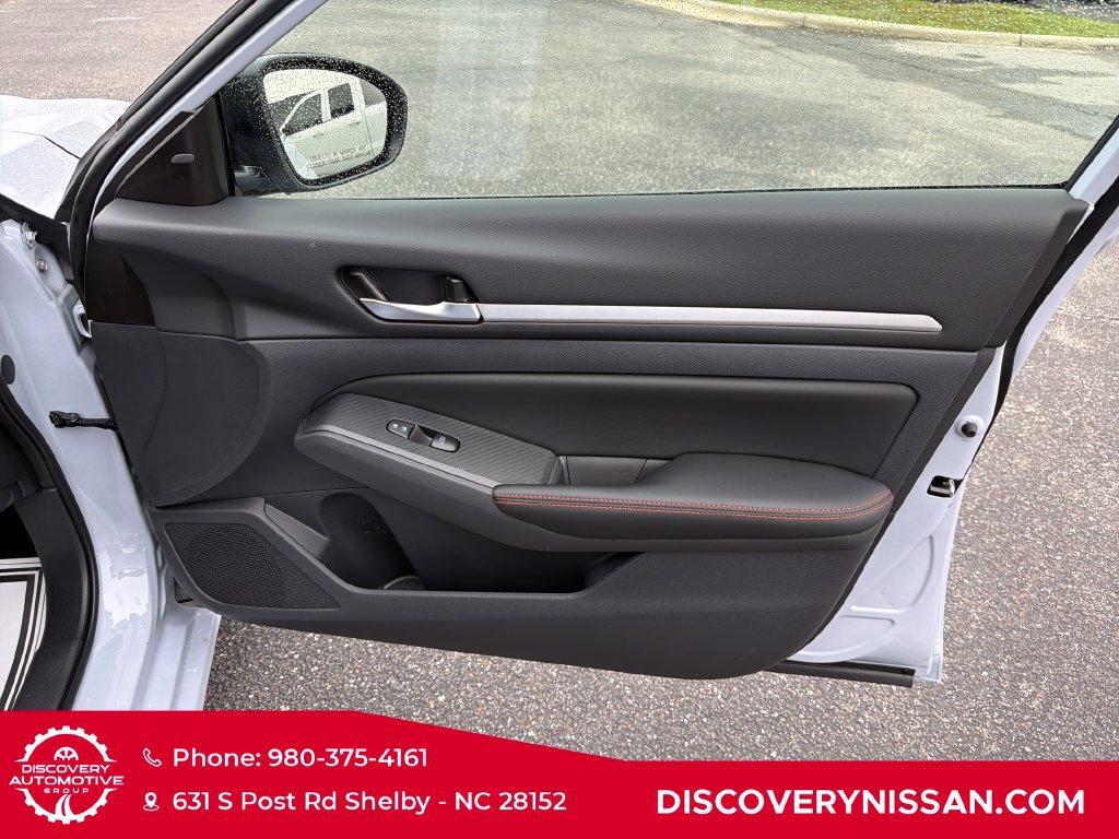New 2026 Nissan Altima 2.5 SR AWD/4WD image 36